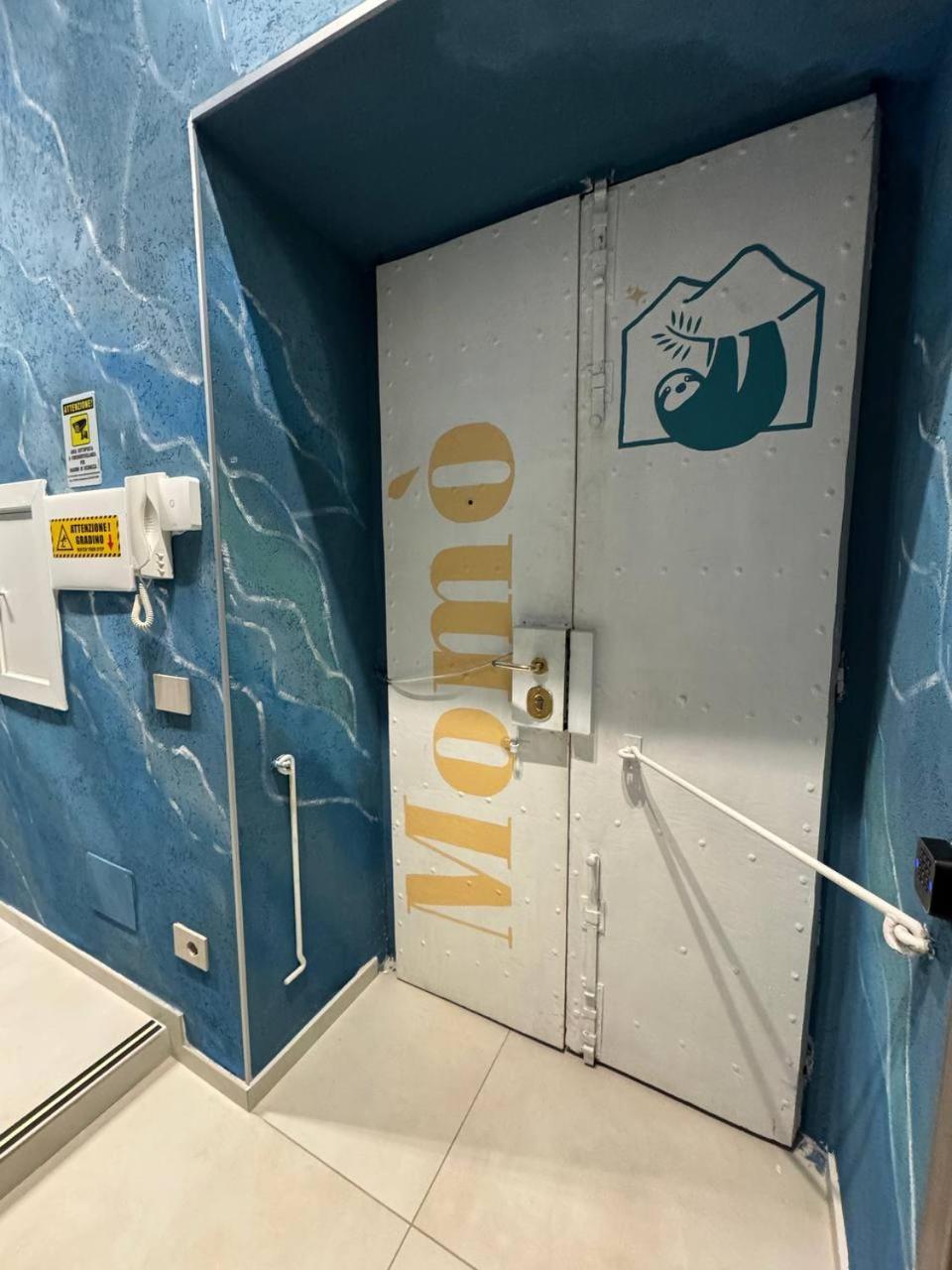 Momo * Napoli